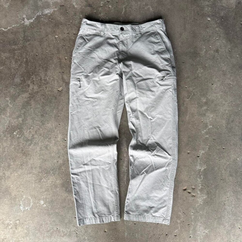 Vintage Dockers Beige Relaxed Fit Pants • 34x32 • Classic Casual • Y2K